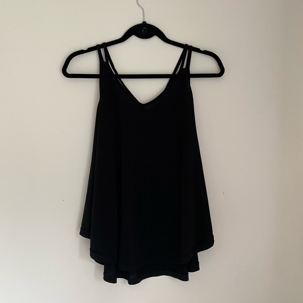 3️⃣/$1️⃣5️⃣ Black Flowy Top